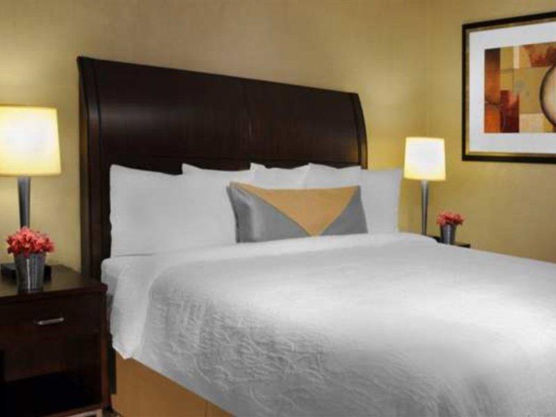Hilton Garden Inn West 35Th Street New York Bagian luar foto